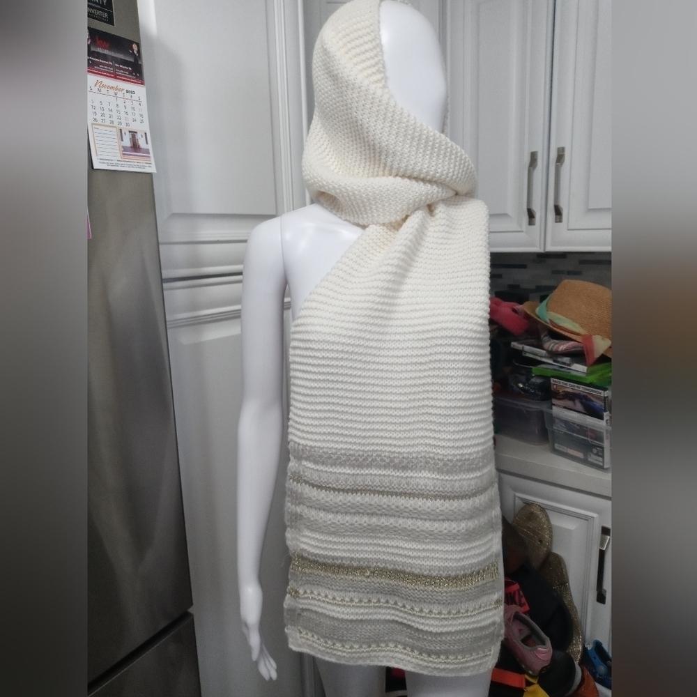 INC Super soft Stretch knit White scarf with gray gold shimmer weaving 73x15